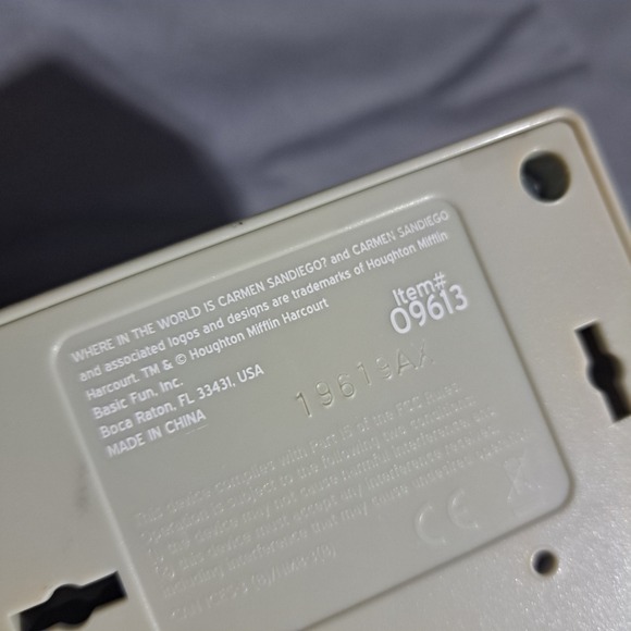 Basic Fun Where in the World is Carmen Sandiego Handheld Electronic Game WORKS - Picture 4 of 4